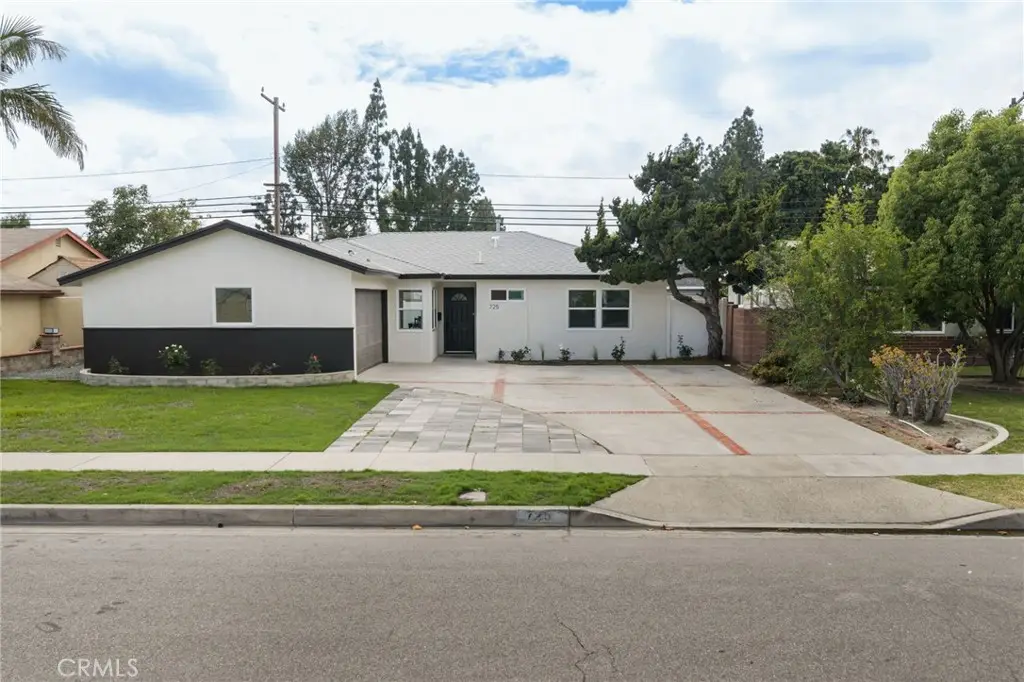 725 N Hanover, Anaheim, CA 92801 - #1
