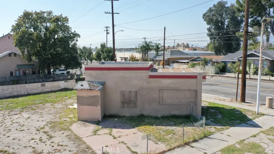1003 W Rialto Avenue, San Bernardino, CA 92410 - #2