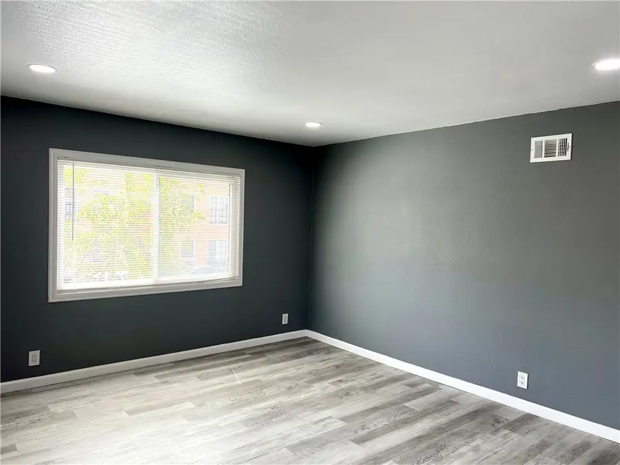 940 E 3rd #4, Long Beach, CA 90802 - #2