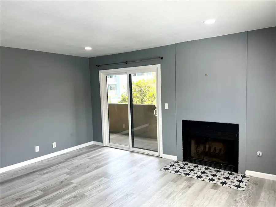 940 E 3rd #4, Long Beach, CA 90802 - #3