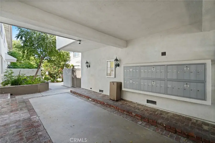 18601 Collins #D30, Tarzana, CA 91356 - #2