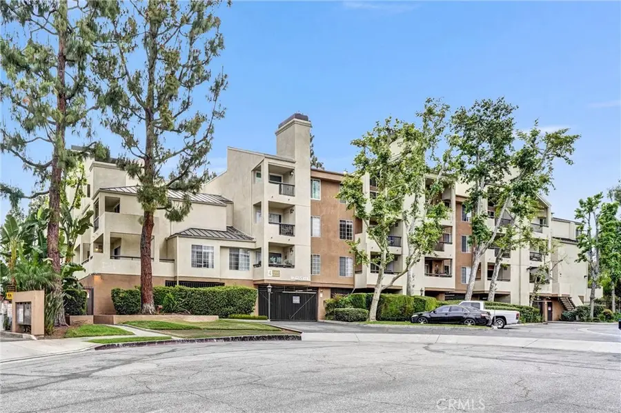 5500 Owensmouth Ave #122, Woodland Hills, CA 91367 - #2