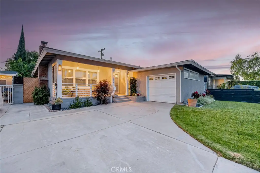 2719 Nipomo Avenue, Long Beach, CA 90815 - #1