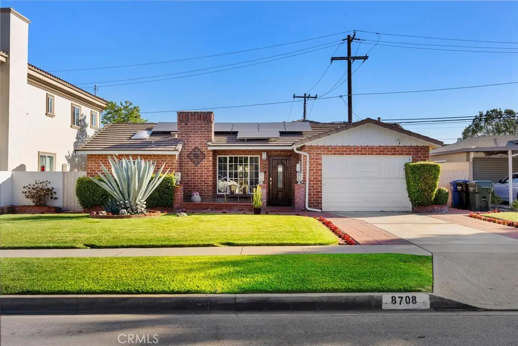 8708 Cherokee, Downey, CA 90241 - #1