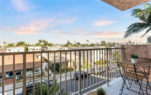 185 Quincy Avenue #202, Long Beach, CA 90803