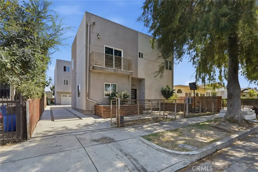 1606 W 84th Place, Los Angeles, CA 90047 - #1
