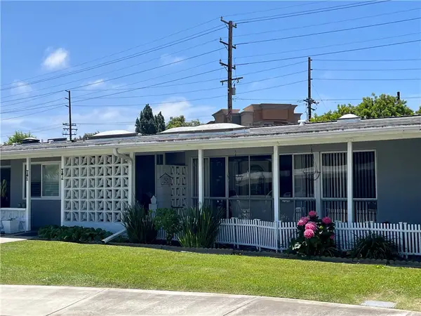 14001 Thunderbird Dr., M2-4j, Seal Beach, CA 90740