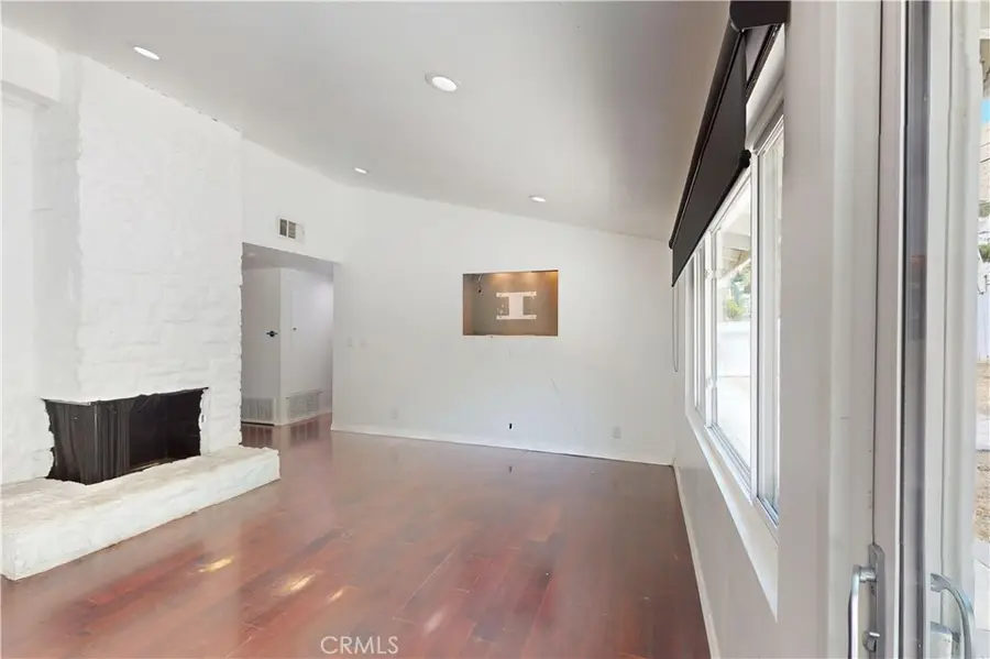 20703 Collins Street, Woodland Hills, CA 91367 - #3