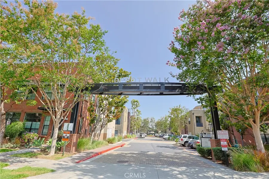 527 W Maple, Orange, CA 92868 - #2