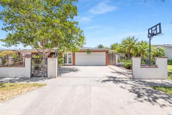 1401 S Joane Way, Santa Ana, CA 92704