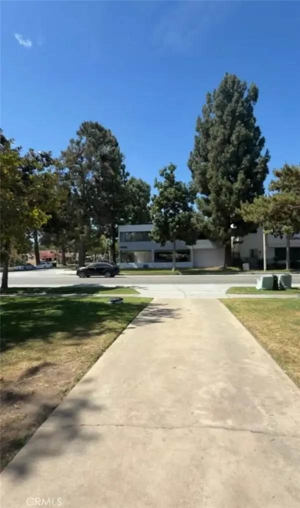 1532 E 4th, Santa Ana, CA 92701