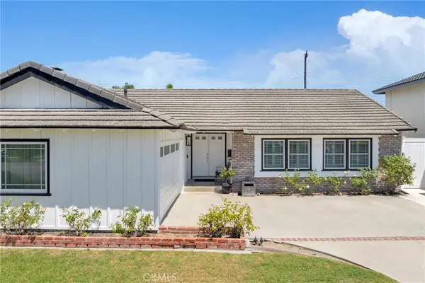 10462 Christopher St., Cypress, CA 90630