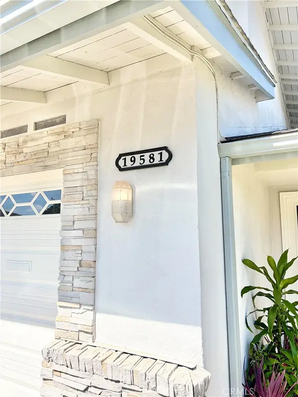 19581 Sanderson, Huntington Beach, CA 92646