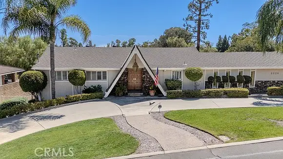 2326 Almira, Fullerton, CA 92831