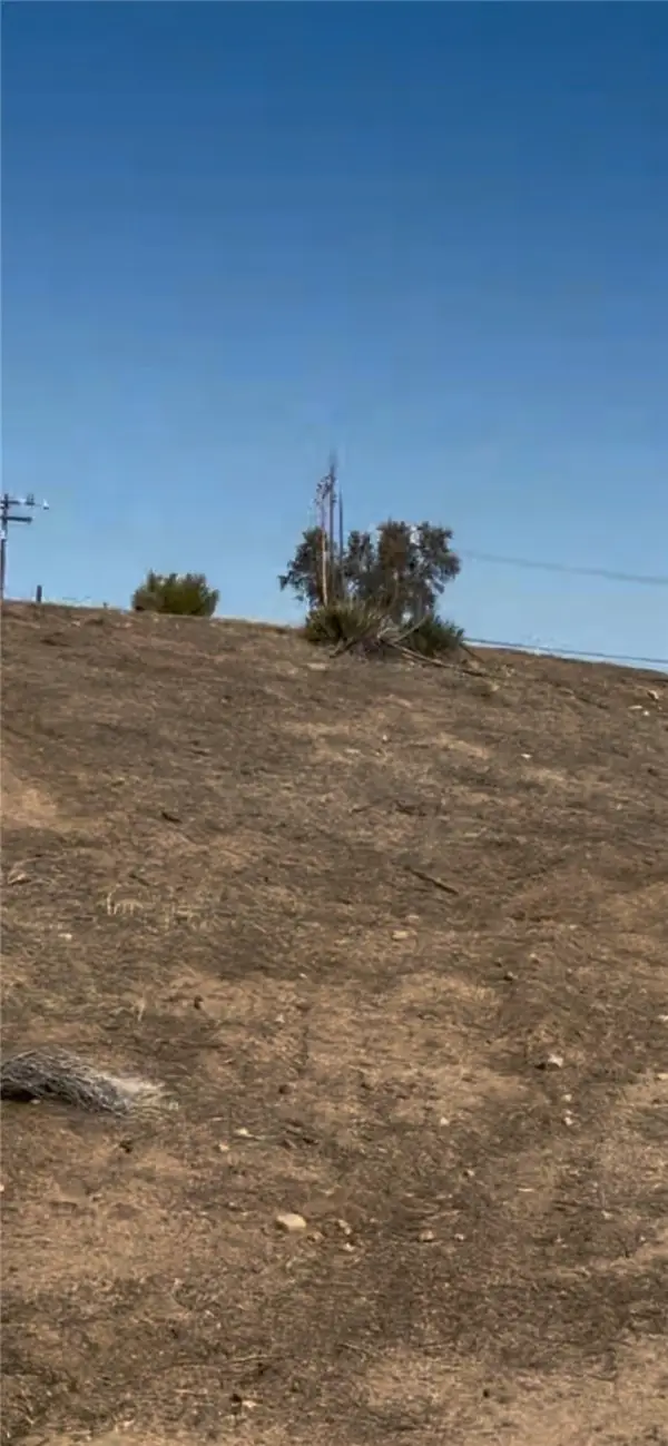 8637 Wilson Ranch Road, Phelan, CA 92371