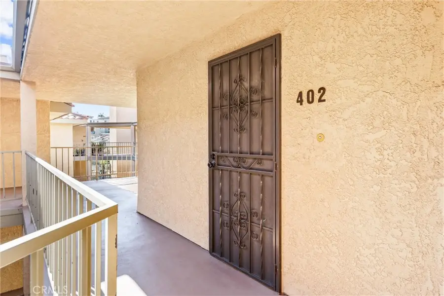 2700 E Panorama Drive #402, Signal Hill, CA 90755 - Image #2