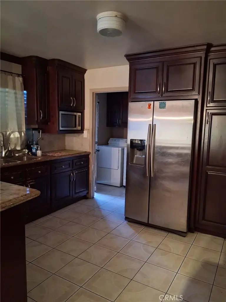 1056 N Fries, Wilmington, CA 90744 - #3