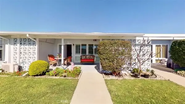 13721 Alderwood Lane #28 E M3, Seal Beach, CA 90740