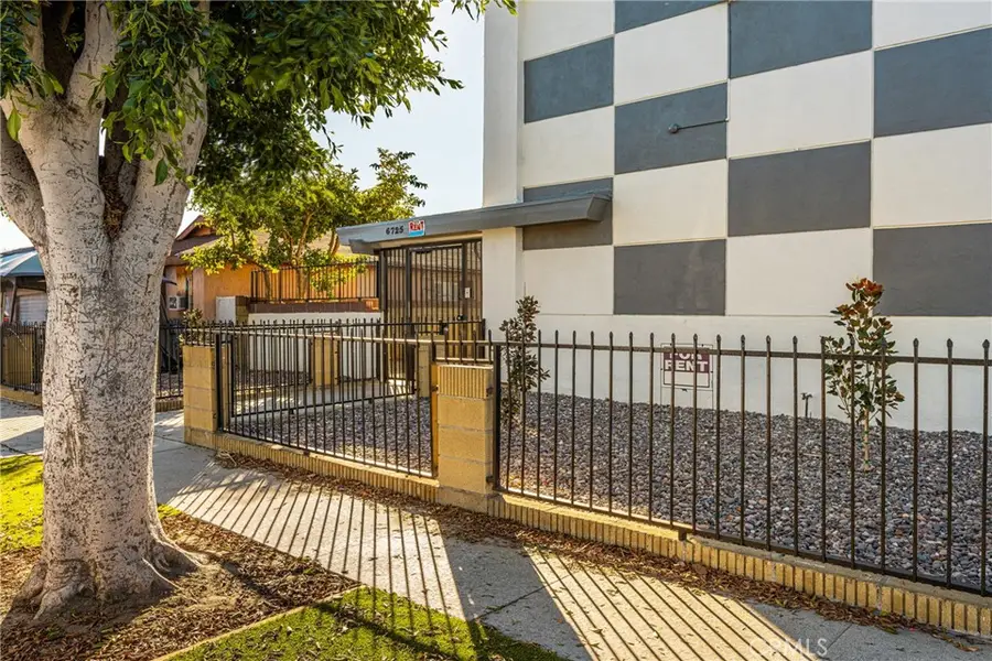 6725 Perry Road, Bell Gardens, CA 90201 - #2
