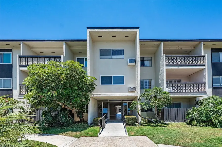 12200 Montecito Road #D319, Seal Beach, CA 90740 - #2