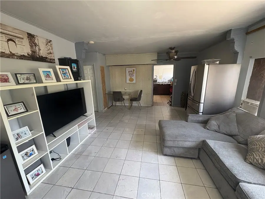 1610 N Fries Avenue, Wilmington, CA 90744 - Image #2