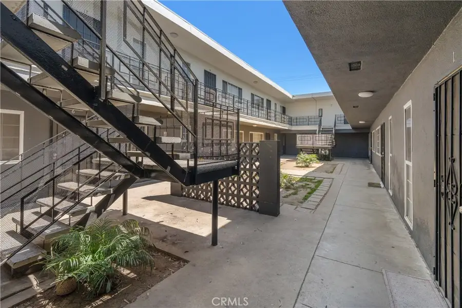 1850 Gardenia Avenue, Long Beach, CA 90806 - Image #3