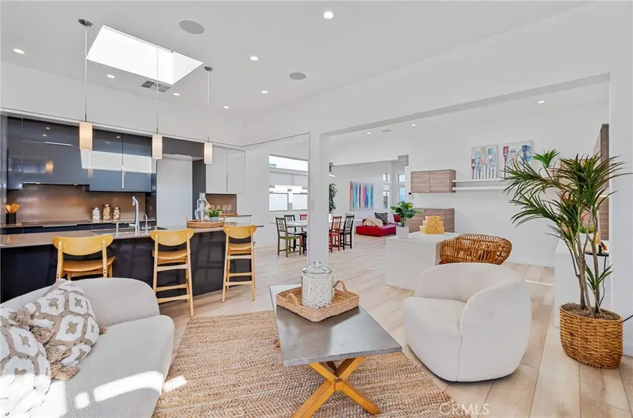 726 W 37th Street, San Pedro, CA 90731 - Image #2