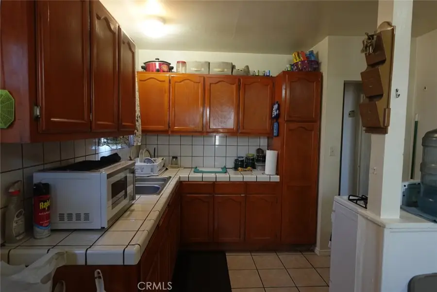 533 W Almond Street, Compton, CA 90220 - #2