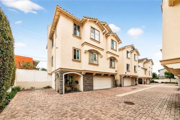 24005 Los Codona, Torrance, CA 90505