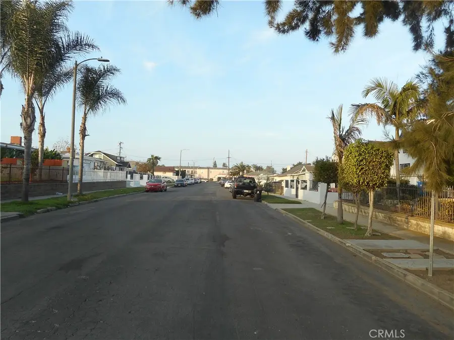 12126 Ainsworth, Los Angeles, CA 90044 - Image #2