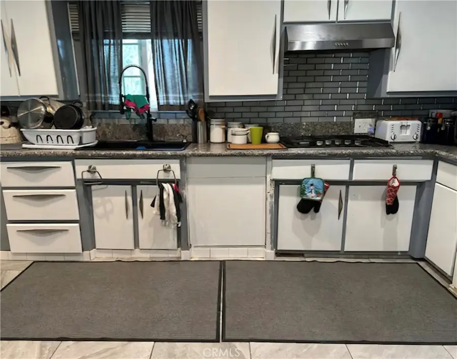 2708 College Avenue, Bakersfield, CA 93306 - #2