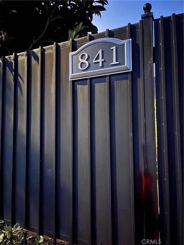 841 W 58th, Los Angeles, CA 90037