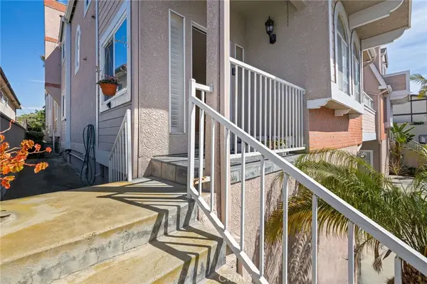 619 N Guadalupe #4, Redondo Beach, CA 90277