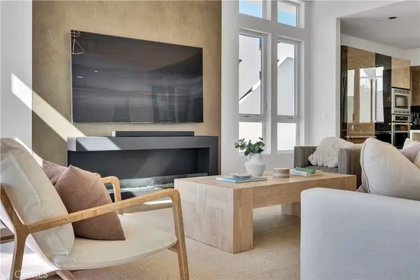 719 1st Place, Hermosa Beach, CA 90254