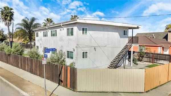 11513 Berendo, Los Angeles, CA 90044