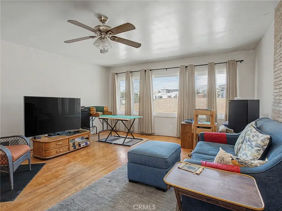 203 E Sycamore Avenue, El Segundo, CA 90245 - #3