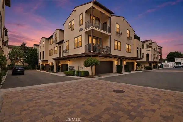 1895 Orizaba Avenue #104, Signal Hill, CA 90755