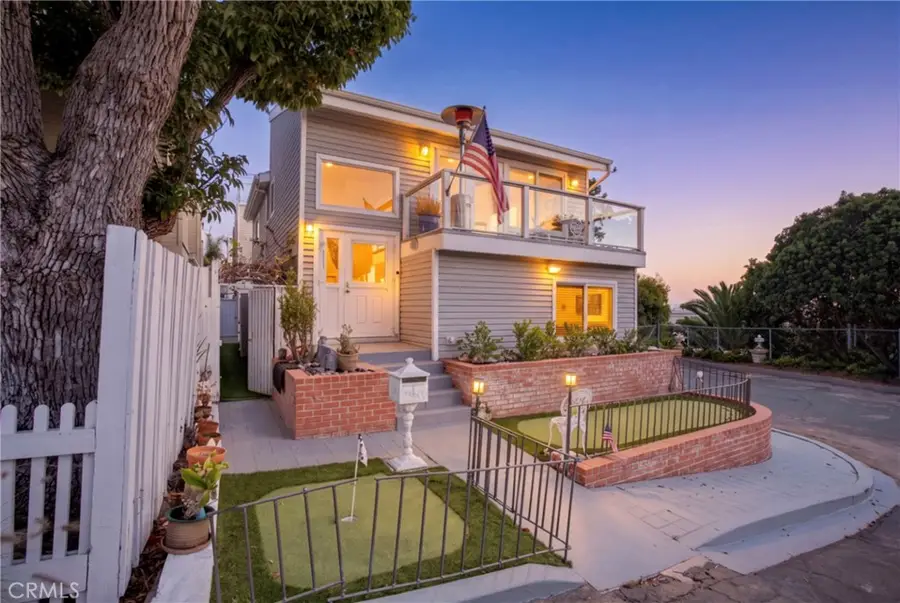 477 35th Street, Manhattan Beach, CA 90266 - #2