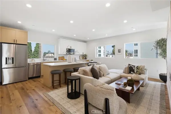 638 N Ardmore Avenue, Los Angeles, CA 90004