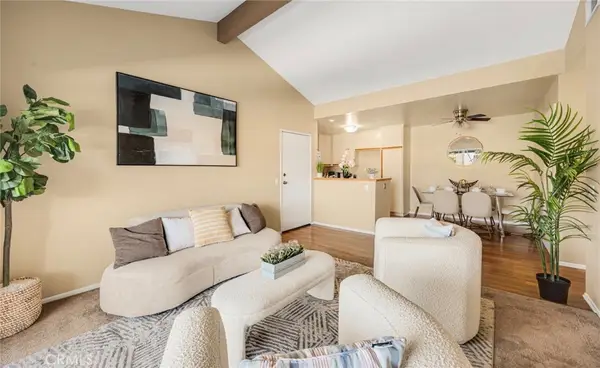 27618 Susan Beth Way Unit G, Saugus, CA 91350