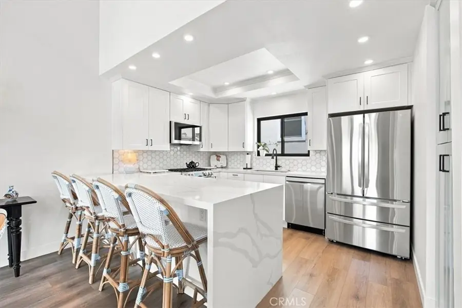 225 4th Street, Hermosa Beach, CA 90254 - #3