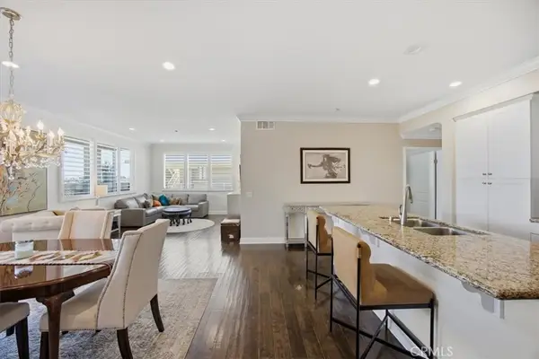 13028 Central Ave #402, Hawthorne, CA 90250