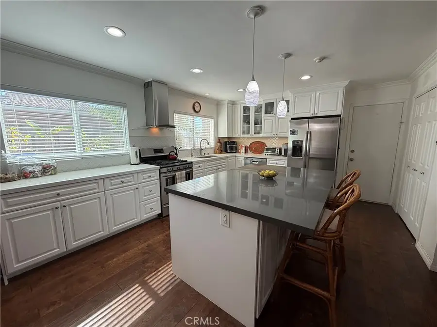 5018 Macfarlane Lane, Woodland Hills, CA 91364 - #2