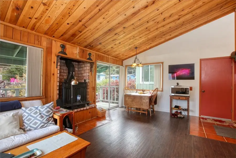 910 Sheffield Street, Cambria, CA 93428 - Image #2