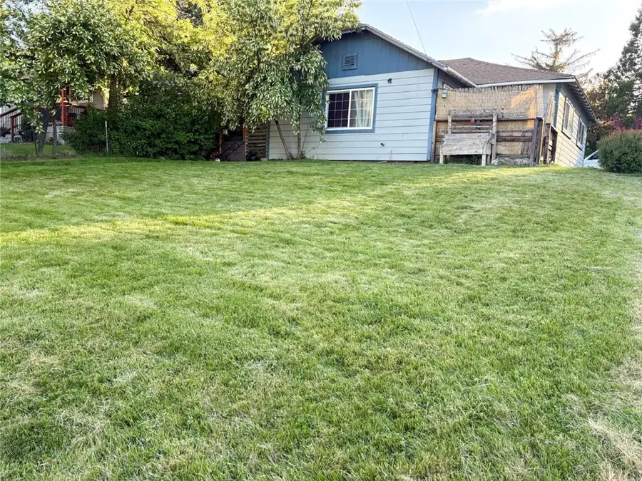 216 College Avenue, Weed, CA 96094 - #3