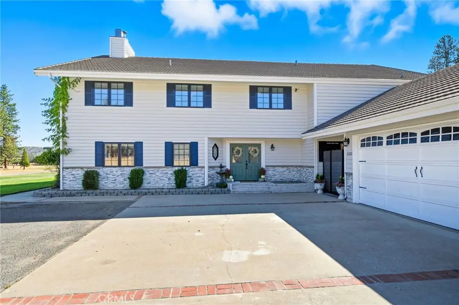 1121 Oak Valley Drive, Yreka, CA 96097 - #3