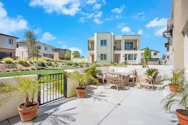 27238 Red Willow Court, Valencia, CA 91381