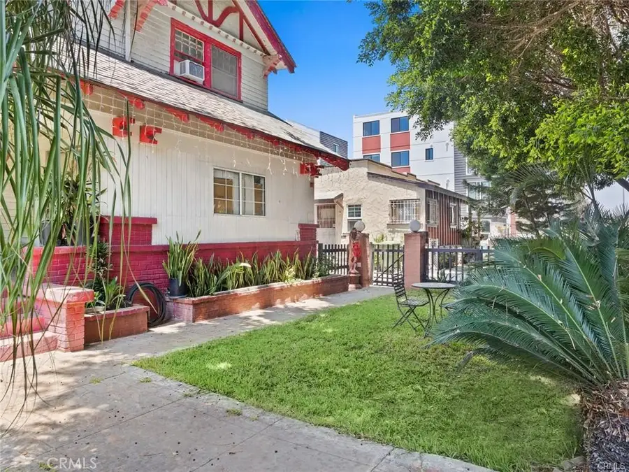 2921 Kenwood Avenue, Los Angeles, CA 90007 - #2