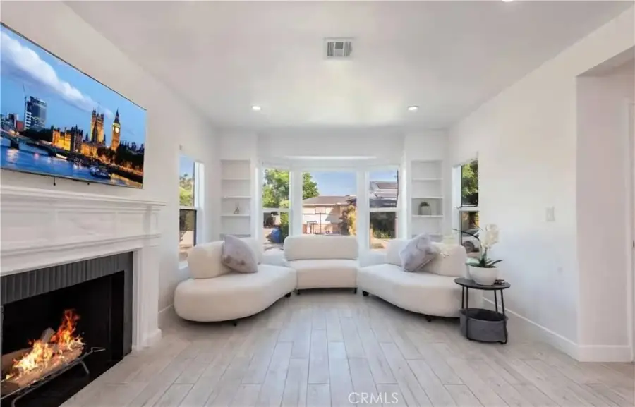 1657 S Garth Avenue, Los Angeles, CA 90035 - #2