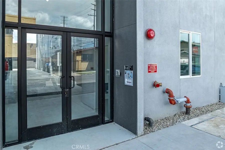 300 W 60th Street, Los Angeles, CA 90003 - #3